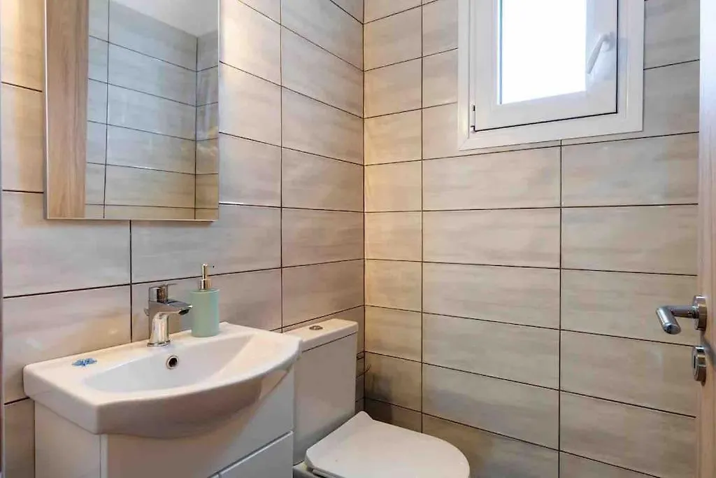 Ilios 3 Bedroom Apartment With Sea View In Town Skala