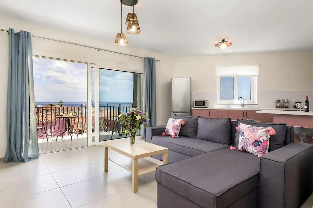 Ilios 3 Bedroom Apartment With Sea View In Town contacts